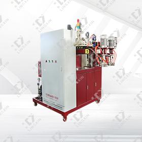 雙機(jī)頭聚氨酯低壓發(fā)泡機(jī)